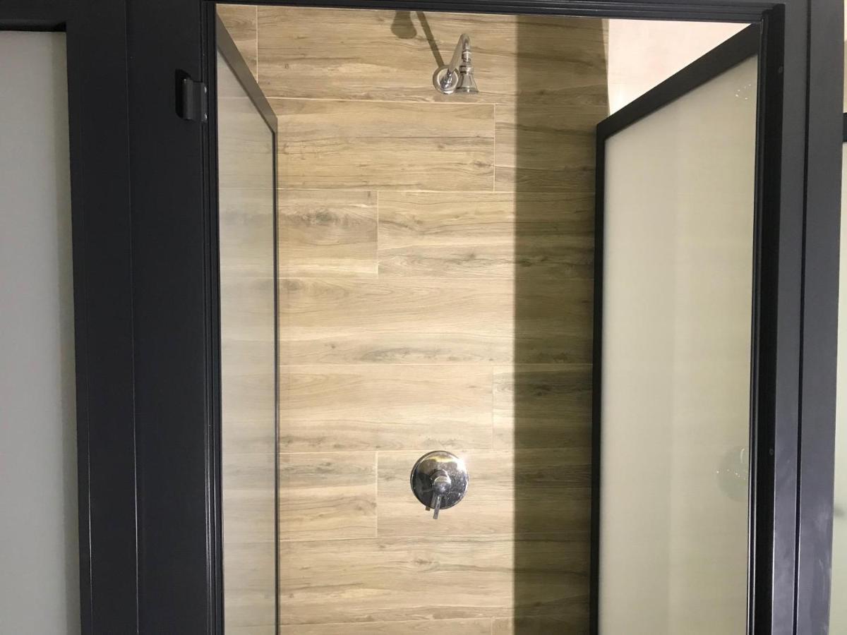 Wood Steel & Glass มาริญญากรันเจ ภายนอก รูปภาพ